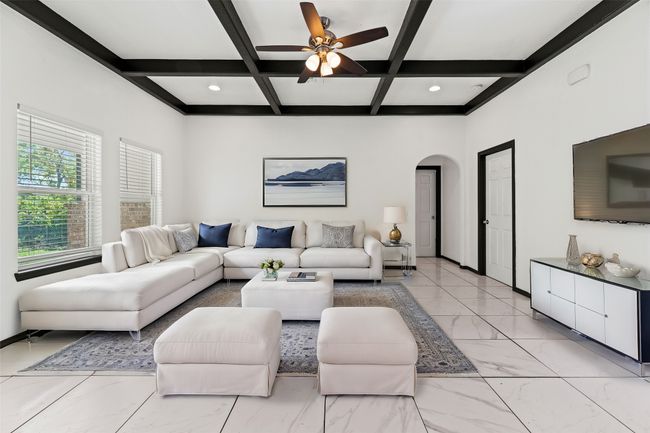 Light and bright modern home | Image 4