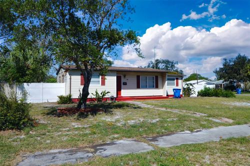 146 Orange Ave N, ST PETERSBURG, FL, 33710-8313 | Card Image