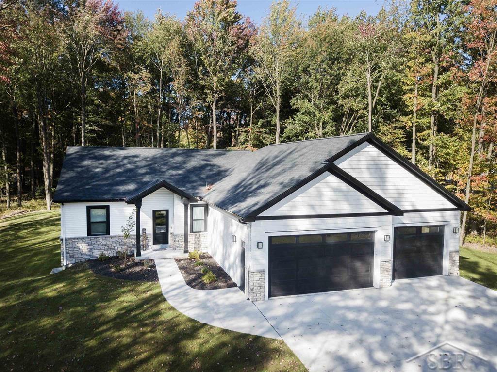 Douglas Dr, Midland, MI 48642