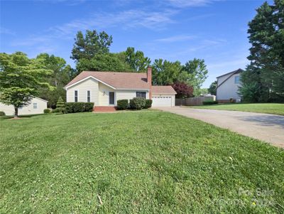 1717 Windy Rush Lane, House other with 3 bedrooms, 2 bathrooms and null parking in Gastonia NC | Image 1