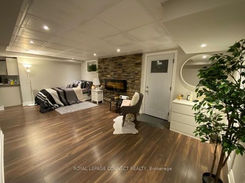 lower-43 Tomlin Cres, Richmond Hill, ON, L4C7T1 | Card Image