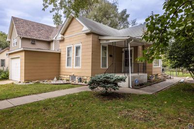 302 Nw Gordon St, House other with 3 bedrooms, 1 bathrooms and null parking in Topeka KS | Image 1