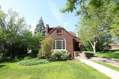 19 W Hattendorf Ave, Roselle, IL, 60172-1114 | Card Image