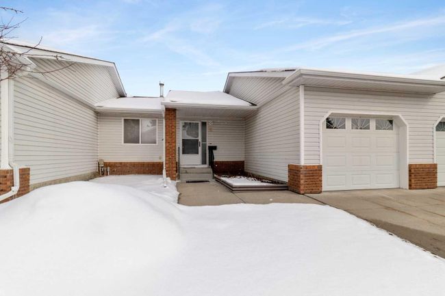 72 - 2816 Botterill Crescent, Home with 3 bedrooms, 2 bathrooms and 1 parking in Red Deer AB | Image 1