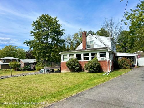 11 Julia Ave, New Paltz, NY, 12561-2913 | Card Image