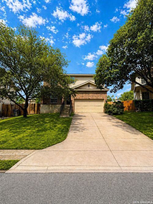 8007 Chisos Oak Dr, San Antonio, TX, 78223-3886 | Card Image