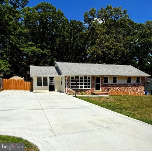4 Patrick Henry St, FREDERICKSBURG, VA, 22405-3042 | Card Image