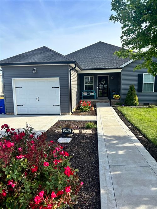 2856 Gunsmoke Trail Way, Bowling Green, KY, 42101-8658 | Card Image
