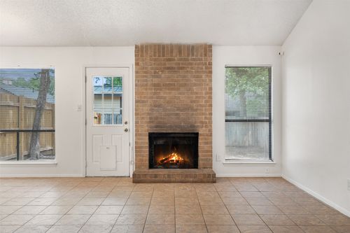 11435 Ptarmigan Dr, Austin, TX, 78758-3621 | Card Image