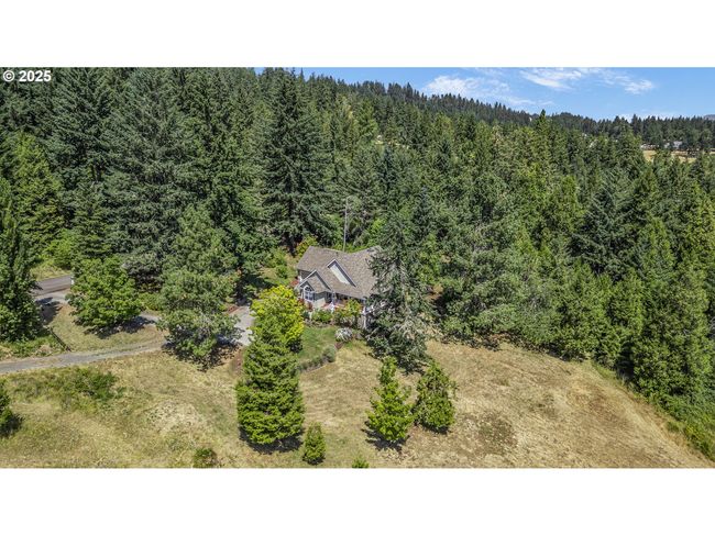 32810 Sisters Loop, House other with 3 bedrooms, 2 bathrooms and 2 parking in Eugene OR | Image 6