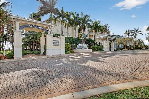 apt-203-215 Flagler Ave, Stuart, FL, 34994-1162 | Card Image