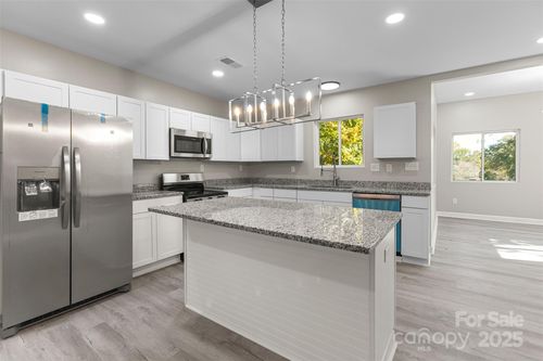 621 Mulberry St, Winston-Salem, NC, 27101-5142 | Card Image