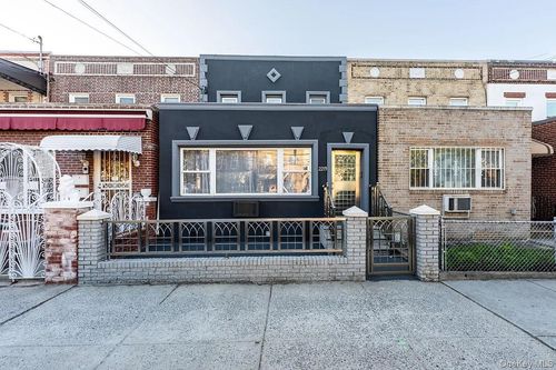2nd-fl-2219 28th Street, New York, NY, 11105 | Card Image