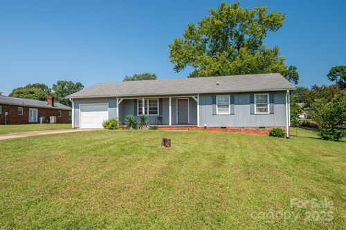 17-5706 Claridge Dr, Hickory, NC, 28602-5482 | Card Image