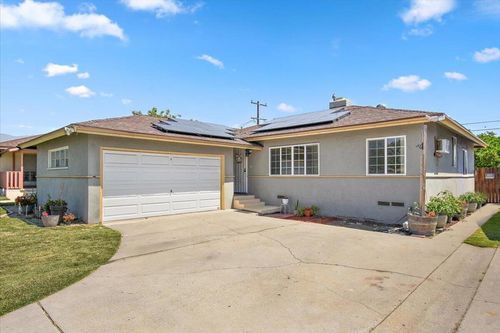 1307 Oakhurst Dr, San Bernardino, CA, 92404-5421 | Card Image