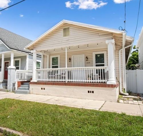 2119 W Spruce St, TAMPA, FL, 33607-3439 | Card Image