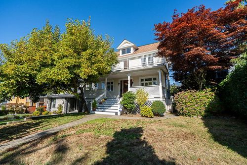 416 W 6th St, North Vancouver, BC, V7M1K9 | Card Image