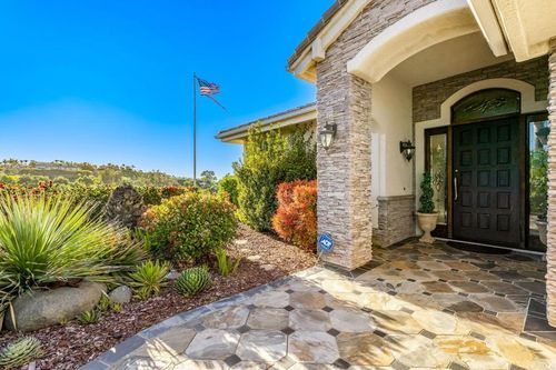 28623 Willow Park Rd, Escondido, CA, 92026-6214 | Card Image