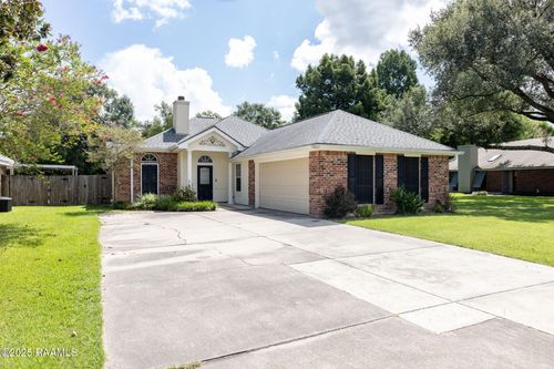 204 Weeks Dr, Youngsville, LA, 70592-5639 | Card Image