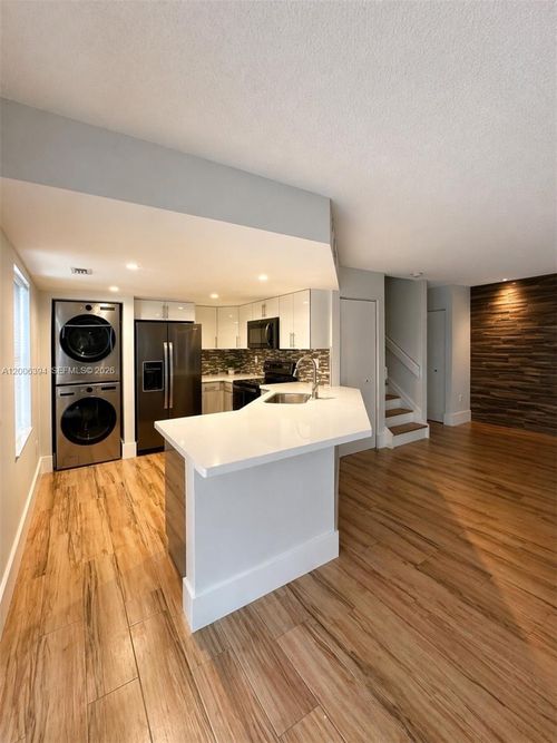 102-8590 Nw 3rd Ln, Miami, FL, 33126 | Card Image