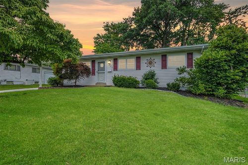 1385 Mallard Ln, Florissant, MO, 63031-3633 | Card Image