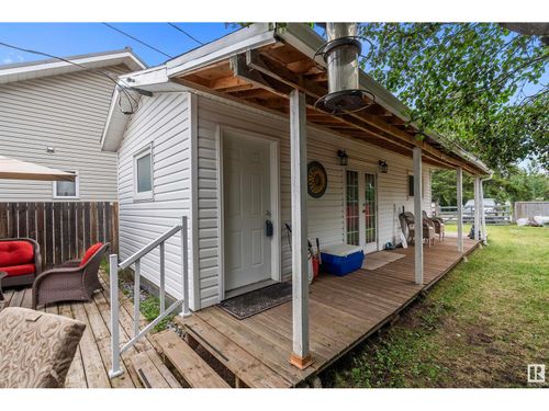 419 1 Ave, Ma Me O Beach, AB, T0C1X0 | Card Image