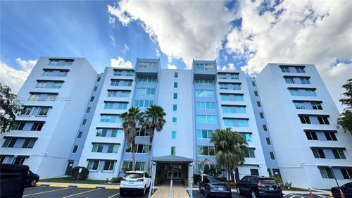 103-9125 Palmetto Rd, Miami, FL, 33156 | Card Image