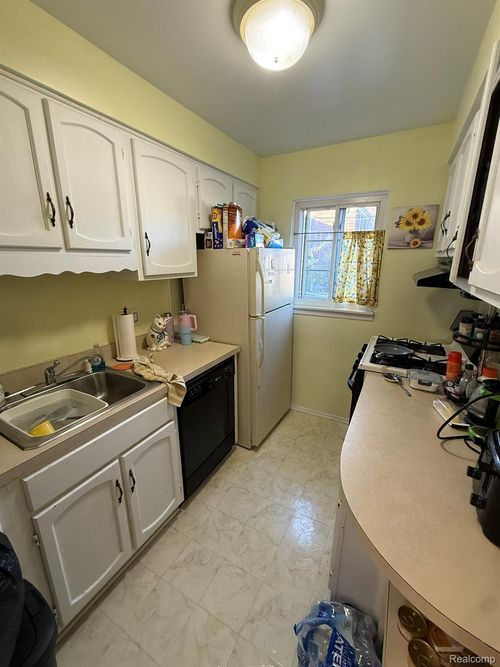 148-23301 Edsel Ford Ct, Saint Clair Shores, MI, 48080-2568 | Card Image