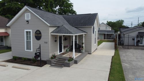 702 Mckinley Ave Ne, Huntsville, AL, 35801-3552 | Card Image