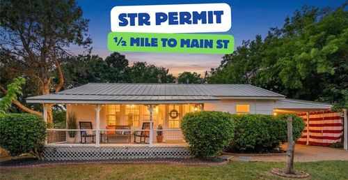 406 Bluebonnet St, Fredericksburg, TX, 78624-4758 | Card Image