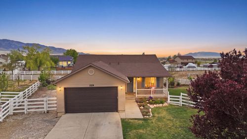 229 Alexander Ct, Grantsville, UT, 84029-8038 | Card Image