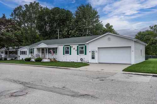 26-3333 Ravenswood Rd, Marysville, MI, 48040-1131 | Card Image