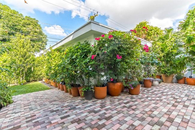 2341 Sw 16 Th Ter, House other with 4 bedrooms, 5 bathrooms and null parking in Miami FL | Image 43