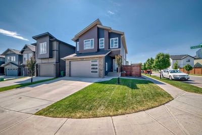 572 Chinook Gate Sq Sw, House detached with 5 bedrooms, 3 bathrooms and 4 parking in Airdrie AB | Image 1