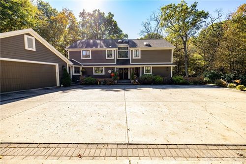 101 Roscommon Dr, Springfield, OH, 45503-1161 | Card Image