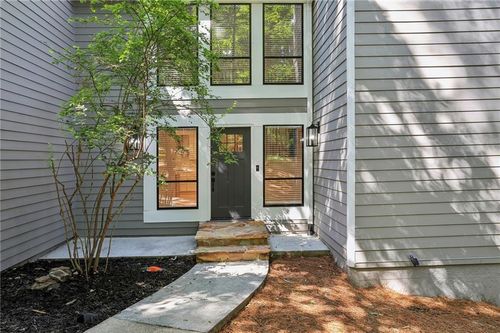 545 Woodman Pl, Roswell, GA, 30076-3240 | Card Image