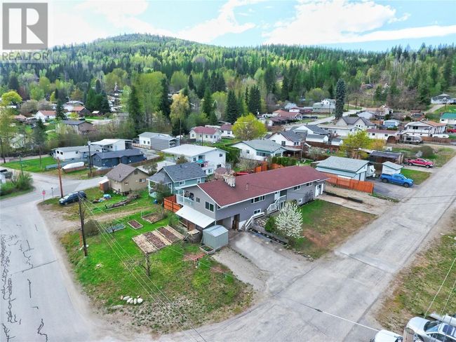 21 Duncan Ave, House other with 6 bedrooms, 4 bathrooms and 6 parking in Fruitvale BC | Image 12