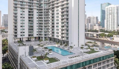 1128-690 Sw 1st Ct, MIAMI, FL, 33130-2912 | Card Image