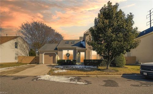 325 Oak Lake Run, Chesapeake, VA, 23320-9531 | Card Image