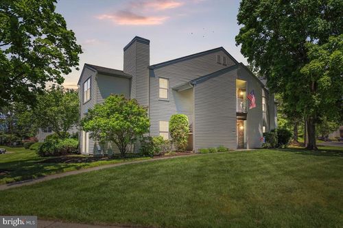 9 Village Ct, MOUNT LAUREL, NJ, 08054-3002 | Card Image