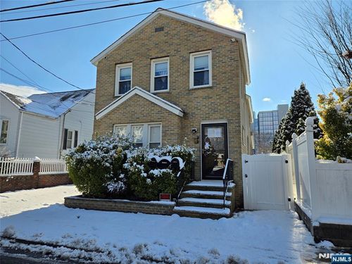 fl-1st-282 Harding Ave, Teaneck, NJ, 07666-6412 | Card Image