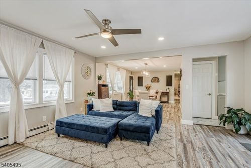 7 Jackson Ave, Vernon, NJ, 07462-3540 | Card Image