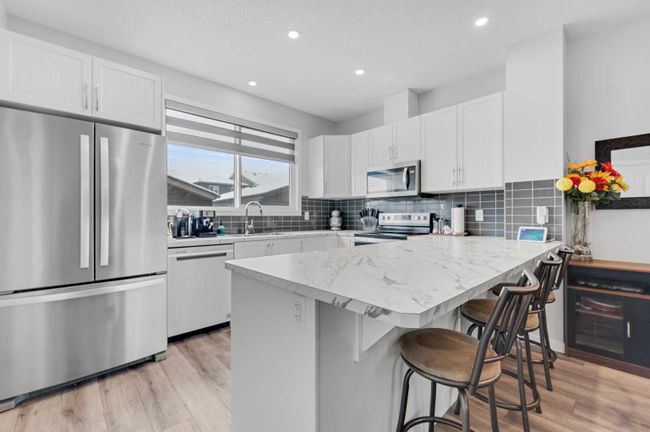 105 Legacy Glen Point Se, Home with 3 bedrooms, 2 bathrooms and 4 parking in Calgary AB | Image 12