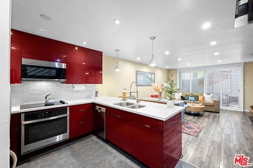 unit-20-5951 Canterbury Dr, Culver City, CA, 90230-6769 | Card Image