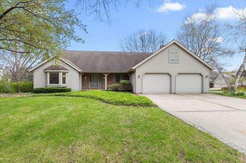 N95W7155 Coventry Ct, Cedarburg, WI, 53012-3224 | Card Image