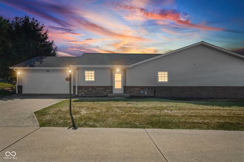 apt-1-201 Longcastle Dr, Greencastle, IN, 46135-2425 | Card Image