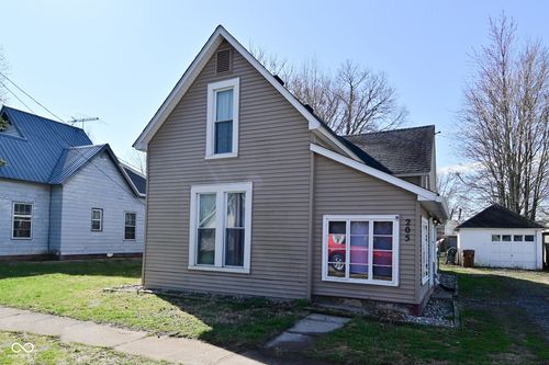 205 Main St, New Market, IN, 47965-5001 | Card Image