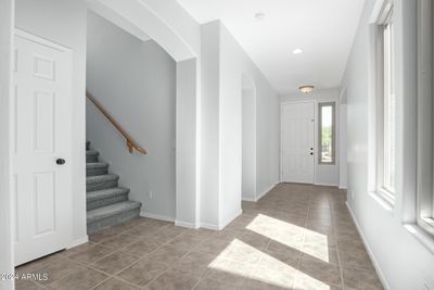 Front door/entry way | Image 3