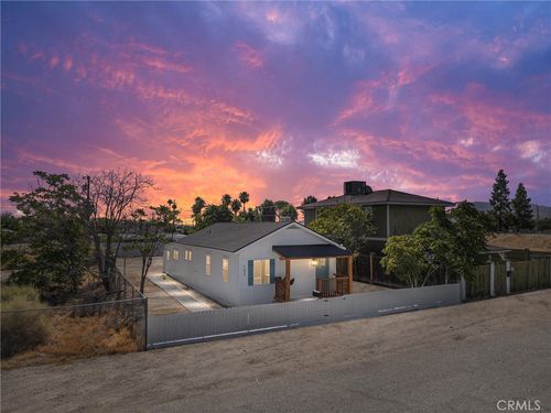 102 Jackson St, Taft, CA, 93268-1820 | Card Image