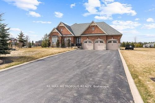 8 Nature'S Landing Dr, East Garafraxa, ON, L9W6T8 | Card Image